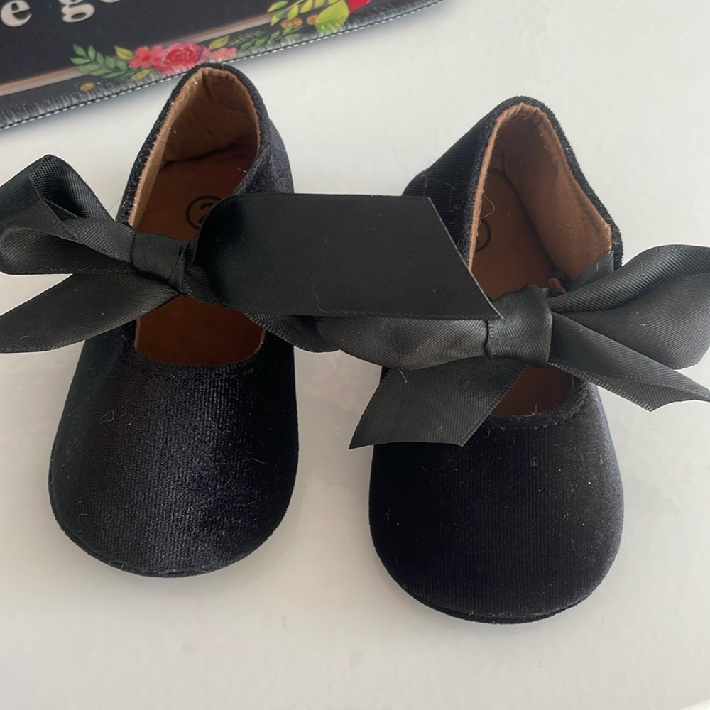 Black baby girl dress shoes sz 2